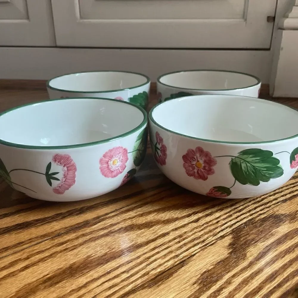 Set of 4 Williams Sonoma Strawberry & Flower (WS0121) Bowls Grande Cuisine